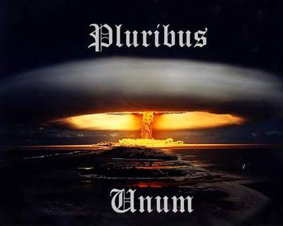 pluribus unum es el nombre de la banda hard rock que  en latin significa(todos uno)