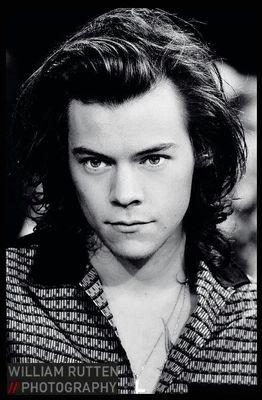 Riya_S1D's profile picture. hey ! its a free follow from @HighOfLouis . Plz go and follow her. Thank you so much xx