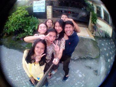 Friend of a friend who always made me laugh|                             Bie♥☺|August 98 (LMS☺)