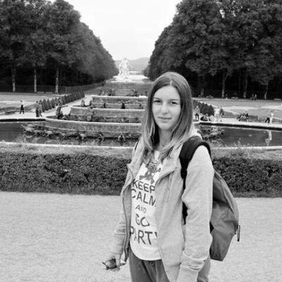 eliseghezzi's profile picture. chi sa ridere è padrone del mondo