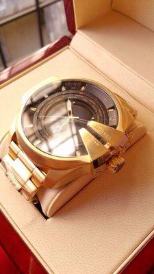 international stuff sale on india as like branded watch,handbags,sunglasses etc only Courier ..