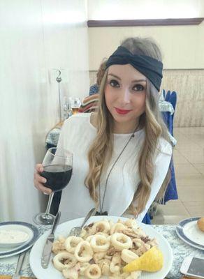 carolic93's profile picture. Se desea lo que se sabe que no dura, se quiere lo que se sabe que es eterno.