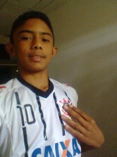 Amo tudo q tenho mais n tenho tudo q amo.....B)