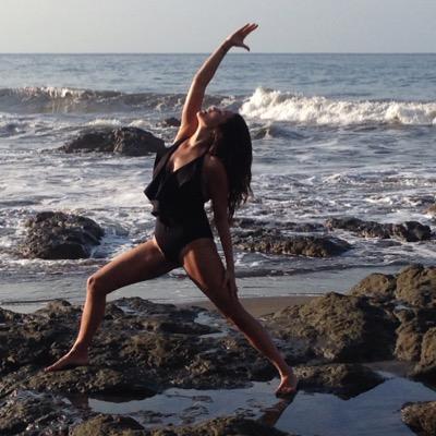 WRITER. SINGER. YOGI. TRAVELER. Sharing Love wherever I can! https://t.co/YLS5qXR22d