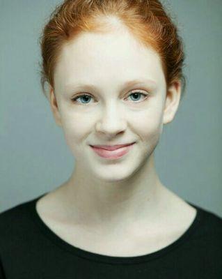 Lorenasite's profile picture. 17. Ravenclaw. En una mano mi barita y en la otra mi pincel. P: oso polar {#Pottertty}