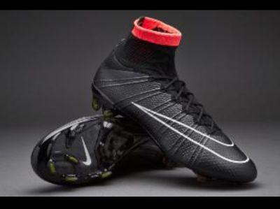 Botas de fútbol Nike al mejor precio. Muchos modelos y tallas. Envíos a toda España. ENTREGAMOS EN MANO EN ZARAGOZA.