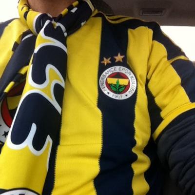 Dünya'nın neresini gezersen gez Fenerbahçe'liysen eğer senin merkezin KADIKÖY,Yuvan da SARACOĞLU'DUR! Fenerbahçe'nin Gönüllü ASKERİ!