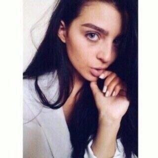 ‏‏‏سبحان الله وبحمده سبحان الله العضيم .