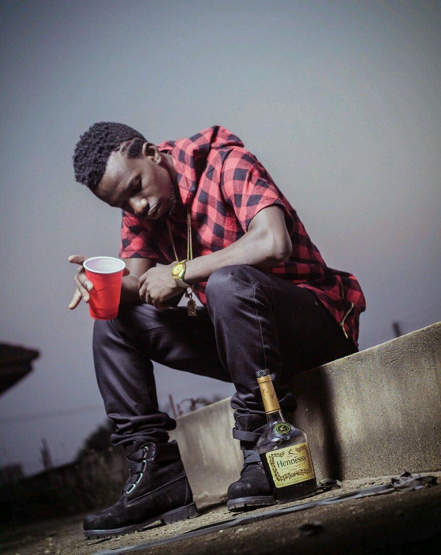 Am a musician, song writer. am respectful, kind, sincere, honest, passionate,loyal, sense of humor, loving and with lifetime of passion am good
listener.