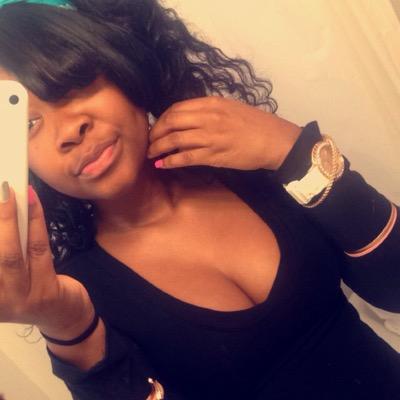 New twitter.. College girl.. Girl raised in the south.. Ballers life.. Fuck the haters...