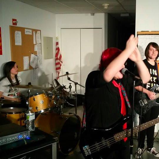 MusicPies's profile picture. Im in a band called Random Ideas with my two sisters @kinseyCjohnson and @LeLexiJ I play the drums