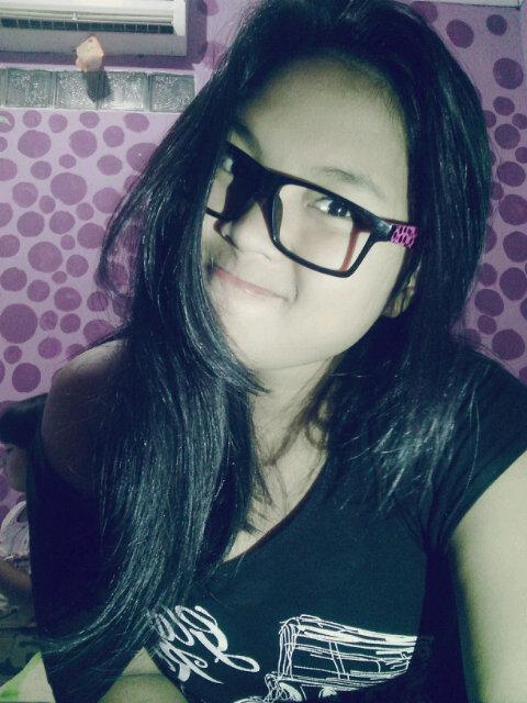 Happy simple really, just laughing alone with the people we care about and make the most beautiful moments. #Pisces♠