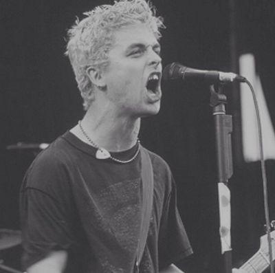 @PalayeRoyale followed 07/14♥  || 5sos/1D/Green Day/Frankie Muniz ||
