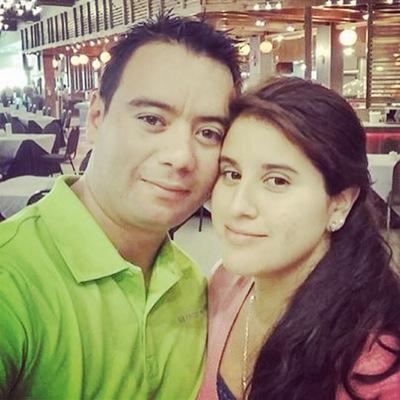 completamente feliz con mi hermoso esposo e hija! 3