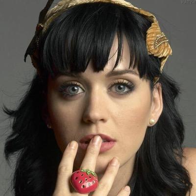 katy is incredible and I love her with no explication #a part of me❤️