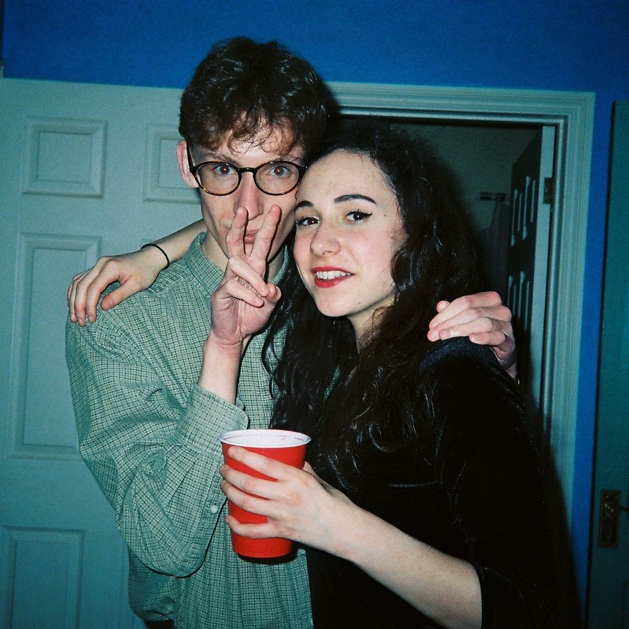 ohpooratlas's profile picture. i like sunflower bean and not much else