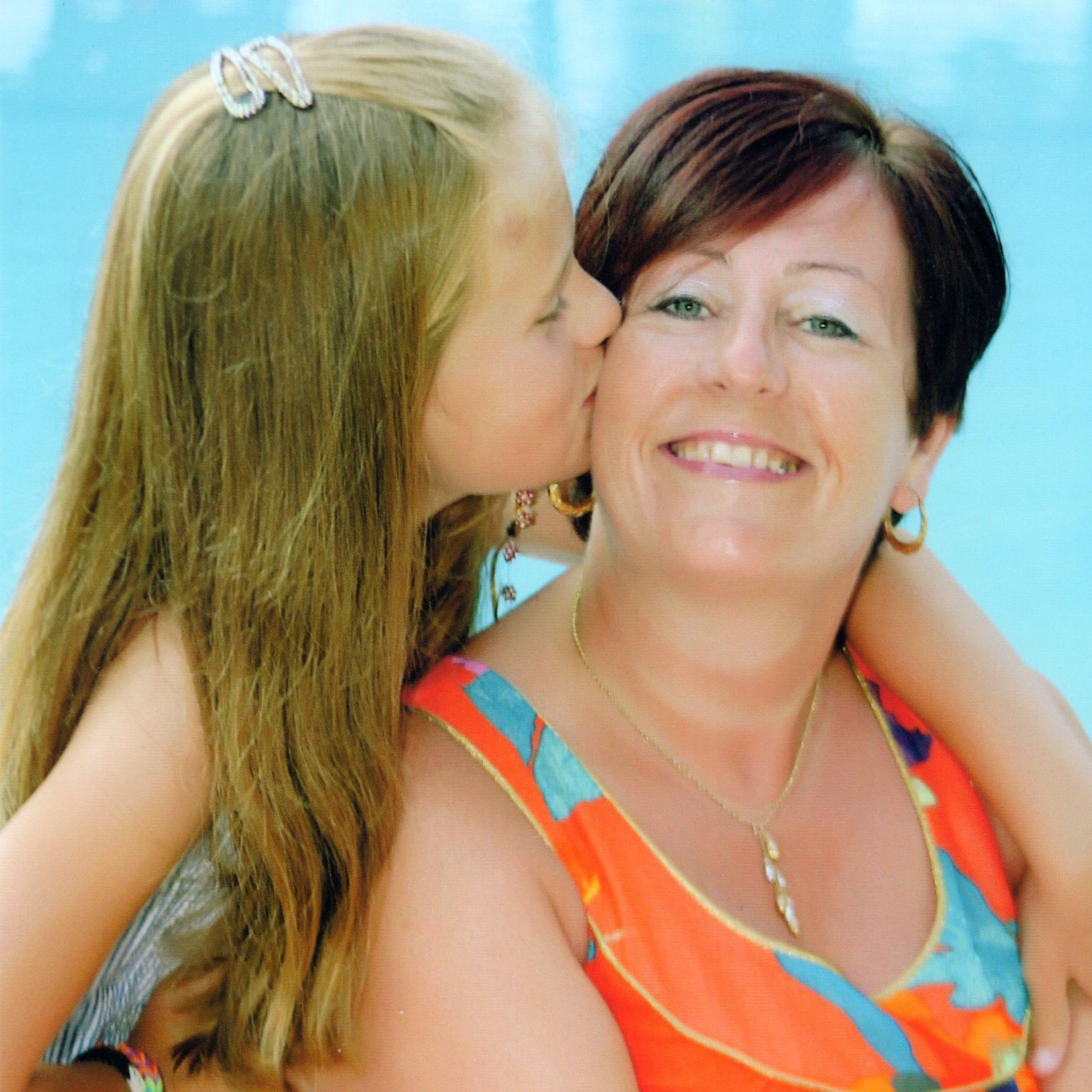 lezzales's profile picture. 