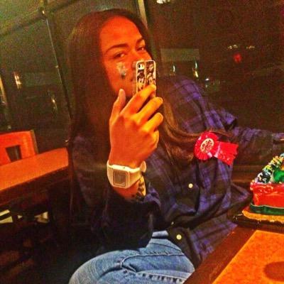 HighOffKayla_'s profile picture. oh.