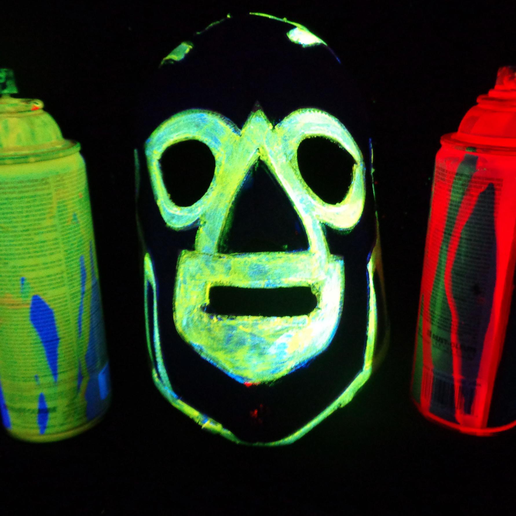 Los Angeles Visual Artist. Inquires email blacklightkinginfo@gmail.com