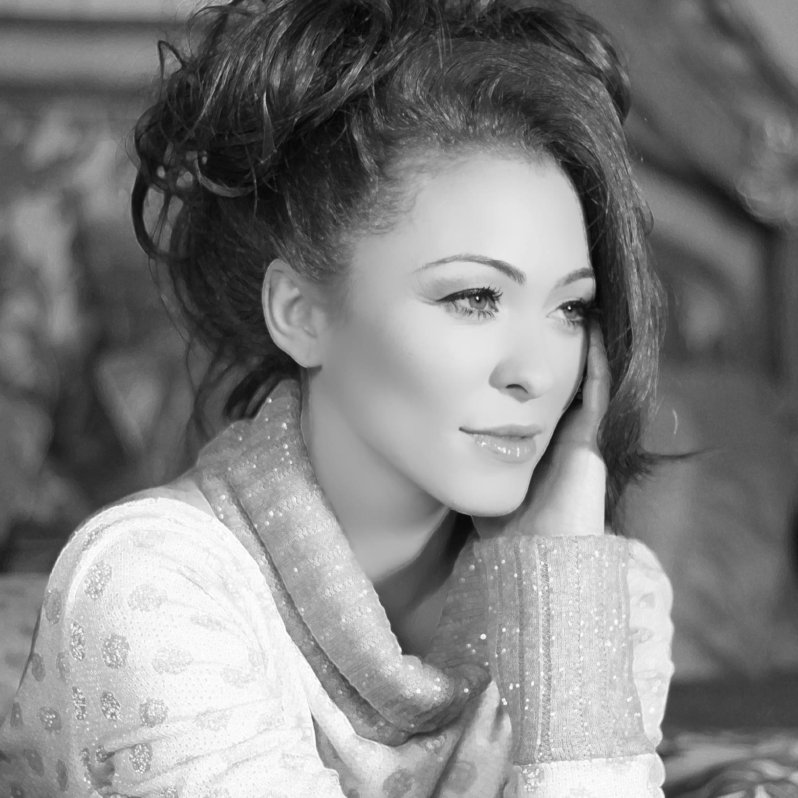 ASingingScouse's profile picture. 32-year-old singer-songwriter from Liverpool. A devoted single mam to 4, red-haired, five foot five, hazel-eyed - looking for that special someone. #RP #OC