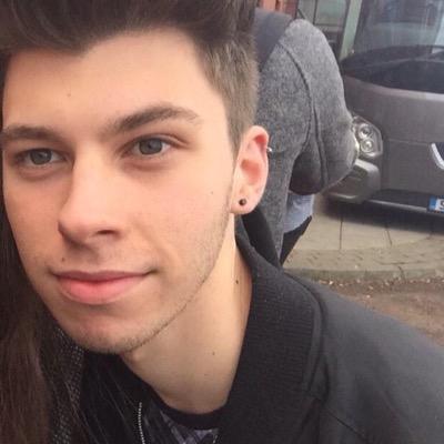 GO FOLLOW @slaymegraham BECAUSE SHE GAVE YOU A FREE FOLLOW
THANKYOU ILY