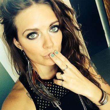 stelena sempre, nian ate morrer, foda-se vc Nikki e eu amo a tove lo