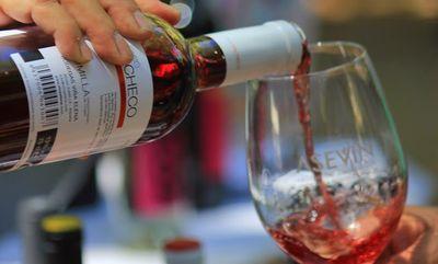 Secret Wine Spain offers tailor made wine tours in the undervalued wine districts of Jumilla, Yecla and Alicante in Spain.