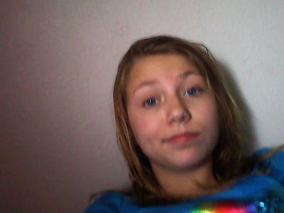hey I'm Lizzy Kik is is the same as my twitter