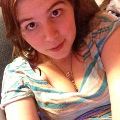 bisexual, teen mom, country girl, lover and a fighter, workaholic, college girl ;)