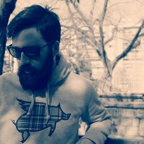 Topógrafo y Dj como segunda vocación.Manco en el LoL pero me lo paso bien=).Mortiimer en EUW.