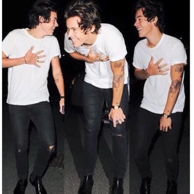 Sunset/sunrise lover
Harry lover
Photo lover
Video blog lover
Lots of love ,Golden
#6luglio2014