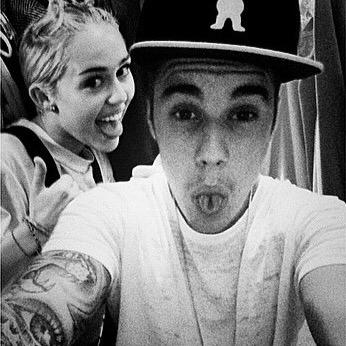Justin and Miley are everything to me. I love them so much that words can't describe. I'll always going to be by your side no matter what. I'm Gay af ;