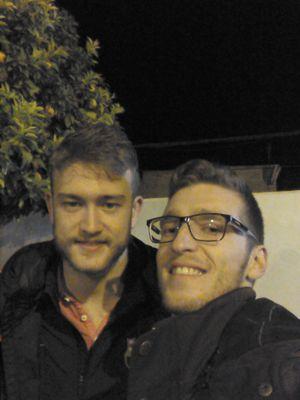 Estudiante de Ingeniería en Telecomunicaciones, Universidad de Sevilla.
Colegial CMU San Juan Bosco
.
Aficionado al balonmano