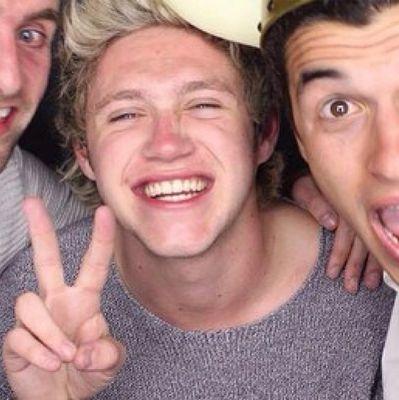 cuando niall respira todos se callan y lo miran, no mentira no lo miren//4 de mayo siempre.// jai/5