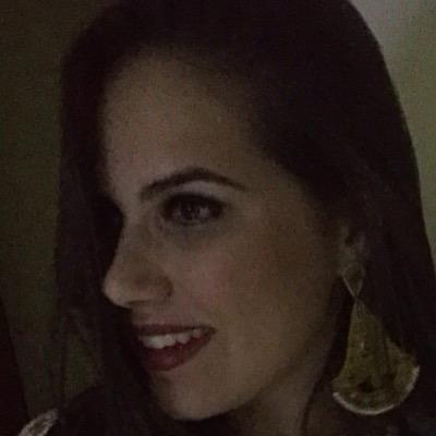 Proteja-me o tempo todo e erga-me quando mais precisar de Ti, fazendo-me saber que caminhando Contigo estarei sempre segura.