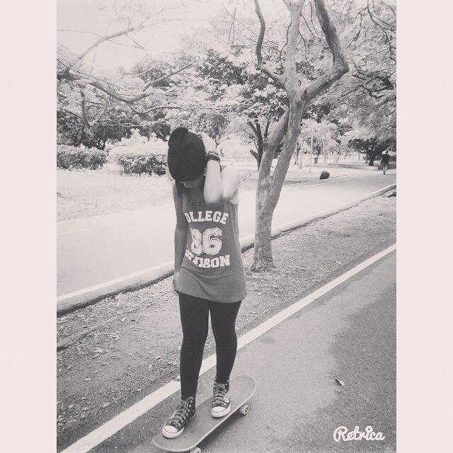 Viver é apenas uma maneira mais lenta de morrer . - Belieber Forever -
