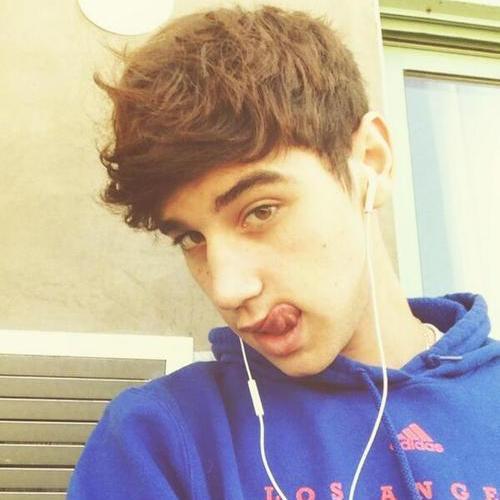 5sos y los janoskians dueños de mi frustración sexual