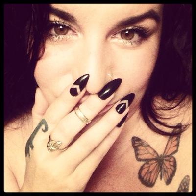 StrangeCath's profile picture. ℒℴѵℯ is the way