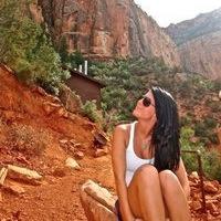 Yogi- Luxury Traveller- Feminist - All around awesome
