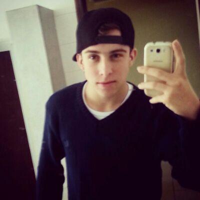 FC Oficial do cantor @Otaviob_Oficial te amooo meuu anjo que ilumina meus dias ❤