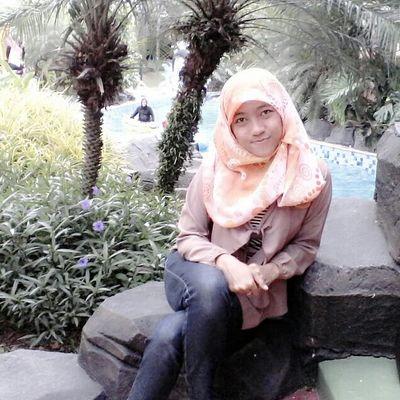 bagaikan angka 1 :(   I XI.f2, hanya ALLAH yang mengerti akuu :)