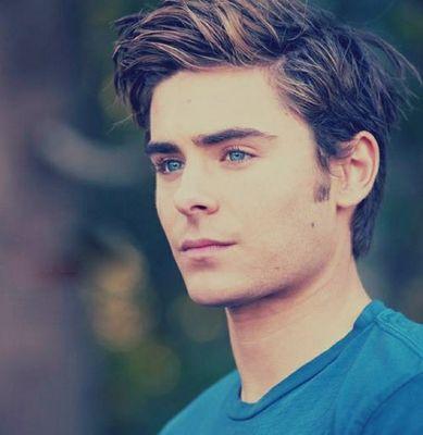 21.—¿Enamorarse? —Busco mi chica ideal. —Quizás sea ella—¡Amo ser como soy!—