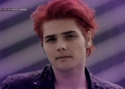 Awkward and, creepy with a blood kink (rp/mv)
