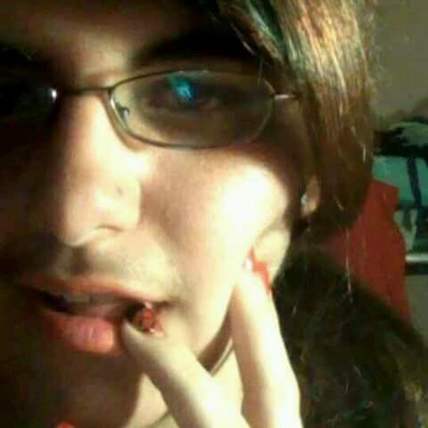 I was born July 21st in Phoenix, Arizona and I love blue anything(: