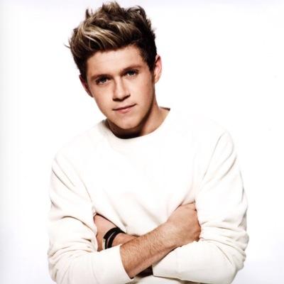 l luv to listen to different kinds of music. Fav band is One Direction and 5sos, Also like Taylor Swift and Selena Gomez ❤️❤️❤️❤️