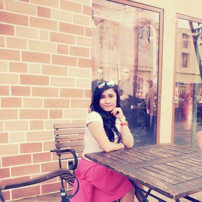 nefiea_ameyliea's profile picture. Simple