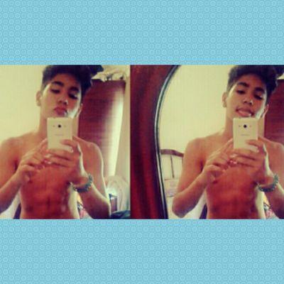 Amo jugar al futbol y estar todo el tiempo con amigos y Nose quien soy ? D: . Ojala te caiga una caca del cielo (? bue