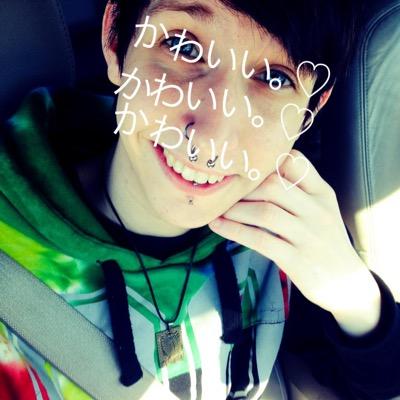 poppedapunk's profile picture. I'm anime trash.