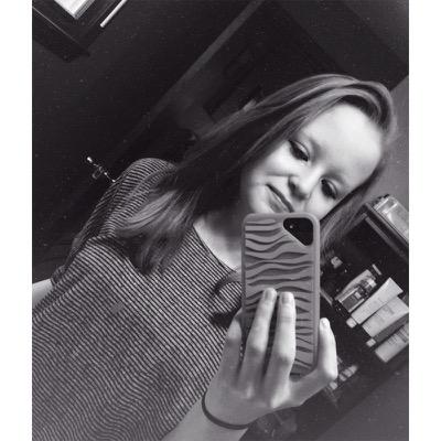 aspiring singer // check out my Youtube covers and subscribe :) // Vine: EmTaylorMusic // Contact email: MusicByEmTaylor@gmail.com