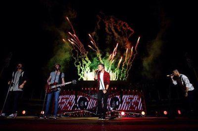 hey, instead of following this account you can follow @twxrkmalik x ily